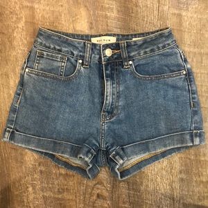 PacSun mom denim shorts, size 23